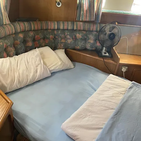 Boat For Relax Hotel *
